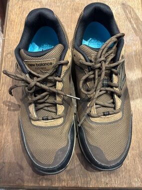 New Balance Men's Brown and Black Athletic Hiking / Walking Shoes